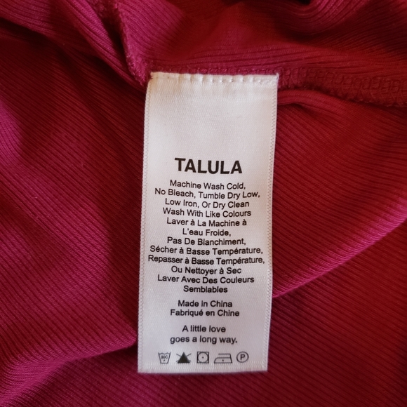 Aritzia Talula Fuchsia Ribbed Turtleneck - Picture 6 of 11
